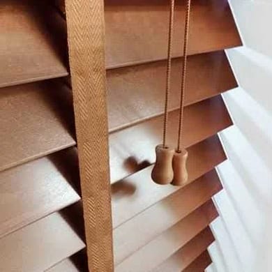 wooden-venetian-blinds-2.webp