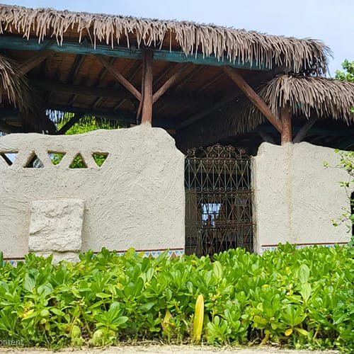MC Synthetic Thatch Roof